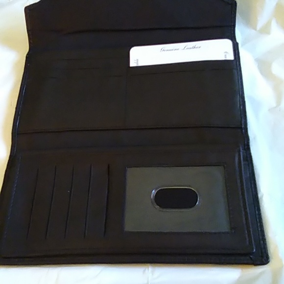 Ladies Genuine Leather Wallet - Picture 3 of 12